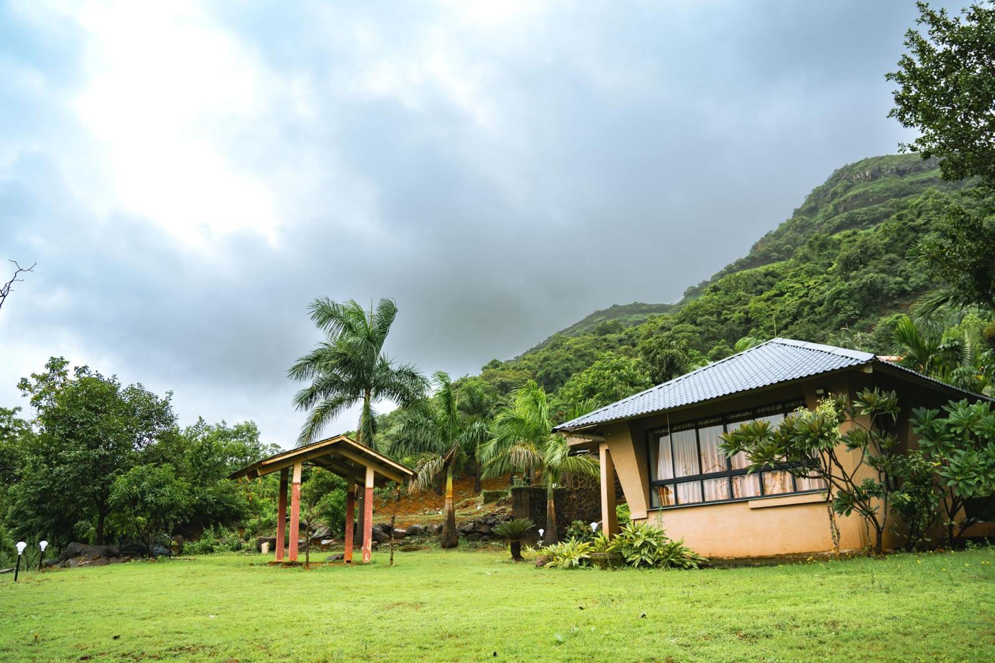 Rajlok Resorts Púna Exteriér fotografie