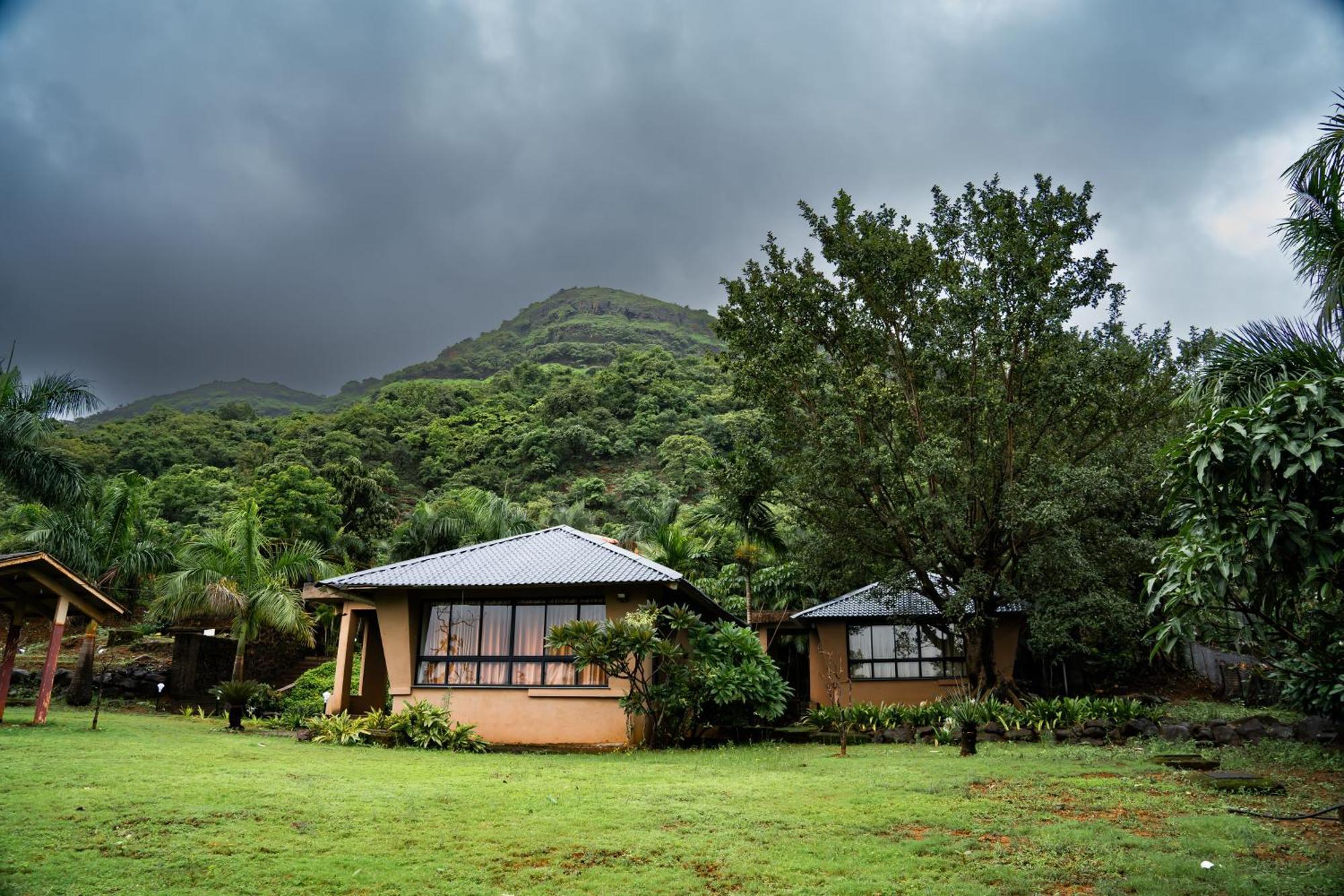 Rajlok Resorts Púna Exteriér fotografie